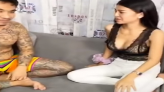 หลุดxxxxคนดัง น้องออยรอยจูบ-เสี่ยโป้ นั่งคุยเรื่องควยๆหีๆทำให้น้องออยน้ำหีไหลแล้วขอขย่มควยเสี่ยโป้