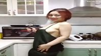 หนังโป๊เกาหลีหื่นๆ พ่อบ้านโอปป้าขี้เด้า จับแม่บ้านหีขาวเมืองโซล เย็ดคาห้องครัว - heovl.dog