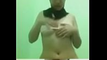 คลิปโป๊อิสลามxxx สาวมุสลิมหุ่นอวบนมใหญ่น่าขย้ำ ตั้งกล้องไลฟ์สดโชว์เสียวเต้นยั่วควยอย่างเด็ด ถอดเสื้อผ้าทีละชิ้นเห็นทั้งนมทั้งหีน่าเอาควยกระแทกเย็ดซักที - heovl.dog