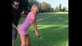 ฝรั่งxxx หลอกเย็ดนางเอกนู้ด Gabbie Carter พามาตีกอล์ฟ เผลอแป๊บเดียวโดนควยตีหี อ่อยซะจนเงี่ยน น่าเย็ดสาวตูดงอน