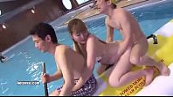 หนังโป๊ญี่ปุ่นAVออนไลน์ ล่อหีนักเรียนญี่ปุ่นกลางสระว่ายน้ำ บริการเย็ดหีเคลื่อนที่สุดฟิน เอาจนหีเปียกเสร็จแล้วไปนวดตัวต่อข้างสระ - heovl.dog