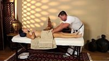 เย็ดหมอนวดชาย หนังโป๊ห้องเชือดนวดน้ำมัน18+ xxx หมอนวดควยใหญ่คอยให้บริการเสียบหีให้แม่หม้าย สาวใหญ่ ที่ร่านควย เย็ดเสียวถึงใจมาก - heovl.dog