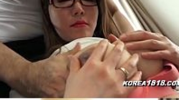 หนังอาเกาหลี18+เต็มรื่อง พ่อเลี้ยงหนุ่มกับลูกเลี้ยงสาว โป๊แอบเย็ดกัน นมใหญ่บีบเต็มมือหีเนียนเย็ดควยยาวแถมเด้าเก่ง บั้นเด้าดีซอยเสียวจนต้องเย็ดเบิ้ล - heovl.dog