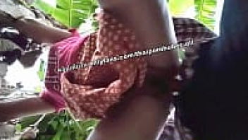 คลิปหลุด สองผัวเมียเงี่ยนเลยแอบมาเย็ดเอ้าดอร์ที่ป่ากล้วย ผัวเงี่ยนควยรีบถกผ้าถุงเมียกระหน่ำเย็ดxxxท่าหมา ต่อด้วยจับยกขาแหกหีเย็ดรัวๆจนน้ำแตกเต็มหี - heovl.dog