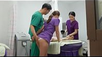 หนังอาร์เกาหลี นางพยาบาลก้นสวยโดนหมอล้องหีจนเงี่ยน เลยไปเเต่งชุดคอสเพลย์มายั่วแบบนี้เข้าทางหมอเลย xxx จับแหกหีเสียบสดซอยหีเพลินไปหน่อยจนน้ำแตกคารู - heovl.dog