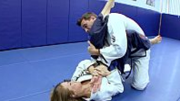 สาวคาราเต้จอมอ่อย อ่อยครูสอนคาราเต้จนโดนเย็ด หนังโป๊เต็มเรื่อง Porn XVDO - heovl.dog