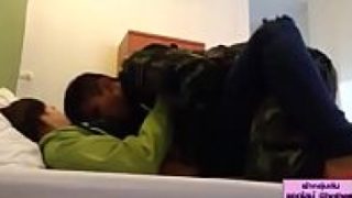 คลิปโป๊ไทยน่าดู xxx ทหารออกมาหาเมียมาถึงไม่พูดจาจัดอย่างเดียวนัวเนียไม่หยุดเพราะเก็บกดความเงี่ยนมานาน