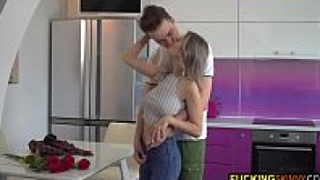 หนังxxxฝรั่งเด็ด แนวครอบครัว พี่น้องเย็ดกัน Eva Elfie สาววัย teen เย็ดสดกับพี่ชายในครัว เสียบหีน้องสาวจนน้ำแตกใน - heovl.dog