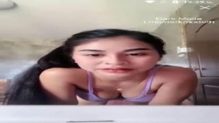 คลิปหลุดเด็ดๆจาก น้องออย รอยจูบ เต้นยั่วเย็ดเอายอดวิวก่อนจะไปขึ้นโยกกระดอผัวใหม่ xxx ขย่มเสียวควยจนผัวใหม่แตกในหีแต่ตัวเองไม่เสร็จเลยต้องไปเบ็ดหีจนตัวเองหีน้ำแตก