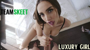 ดูหนังโป็ฝรั่ง Kristina Sweet หีไม่แหกอย่าคิดกลับบ้าน สาวสวยหรูหรามาพร้อมหีแน่นๆ โดนผัวชวนมาบ้านคิดเลยต้องโดนเย็ดแน่นอน เลยแต่งชุดเซ็กซี่แบบเด็ด ผัวเห็นแล้วกระหน่ำเย็ดอย - heovl.dog