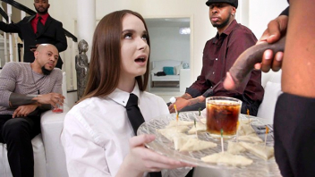 ดูหนังเอ็กฝรั่ง รุมเย็ดเดกเอ็น Hazel Moore เดกเสิร์ฟสาวสวยชะตาหีฉีก xxx ต้องมาเจอศึกหนักเเก็งค์เซเล็ปผิวสีควยโตๆ โดนลงแขกจนน้ำแตกแทบคลาน - heovl.dog