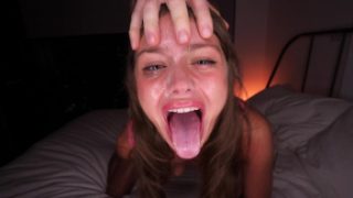 ดูหนังxซาดิสม์ สาวไซด์ไลน์โดนลูกค้าซาดิสม์จับเอาควยยัดกระแทกปากแล้วจับกดหัวโม๊คควยจนน้ำแตกเต็มหน้า youporn ก่อนเอาควยยัดทะลวงหีกระแทกเย็ดท่าหมามิดด้ามจนรูหีเกือบฉีกxxx