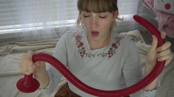 คลิปxอเมริกัน สาววัยรุ่น MissPrincessKay เล่นแปลกๆเอาดิลโด้ยาวเกือบ2เมตร ยัดลงคอหอยมิดด้ามเสียวมาก - heovl.dog