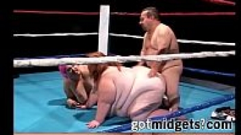 หนังโป๊xxxเย็ดกันแปลกๆไอ้เตี้ยเย็ดหีสาวอ้วนด้วยท่าหมาบนสังเวียนนักมวย เกาะเอวเด้าหียิกๆควยสั้นเลยต้องดันแรงๆกระแทกเย็ดเน้นๆปลายหีสียวสั่นระริก - heovl.dog