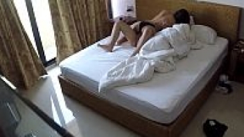 แอบถ่ายลูกค้าเย็ดกันในโรงแรม พนักงานติดกล้องแอบถ่ายนาฬิกาแขวนผนัง โป๊ฝรั่งเหมือนจะรู้ตัวจัดท่าเย็ดเด็ด ยกตูดซอยหีหน้าตั้ง เสียงครางกระเส่า - heovl.dog