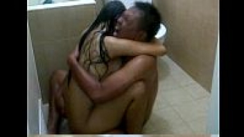 พ่อหื่นจับลูกคนโตเย็ดคาห้องน้ำ ตั้งกล้องแอบถ่ายxxxxตอนเอากันอย่างเสียงดัง ท่าเย็ดพ่ออย่างป่าเถื่อน หิวหีหรือไงเย็ดดุขนาดนี้ - heovl.dog