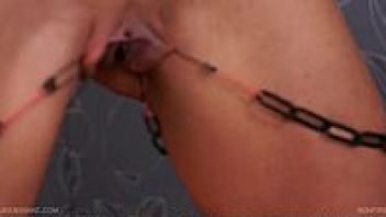 [BDSM]โคตรซาดิส สาวสวยถูกเอาโซ่เกี่ยวหี ขยับมากระวังหีขาด! - heovl.dog